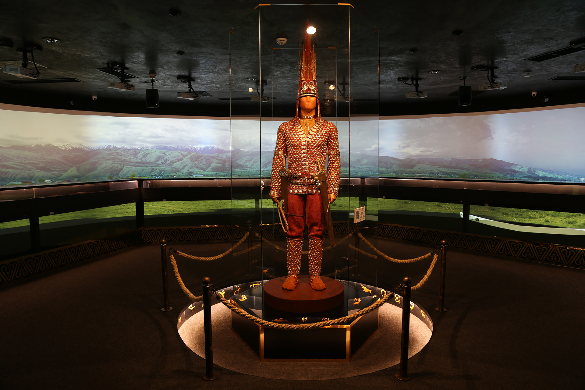 Патувањето на Златниот човек низ музеите ширум светот